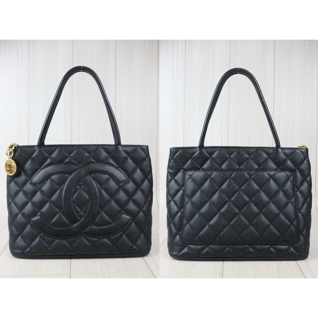 Rank AB｜ CHANEL Caviar Skin Leather Calf Leather Tote Bag Black Made In 2000～2002Year｜V24082014