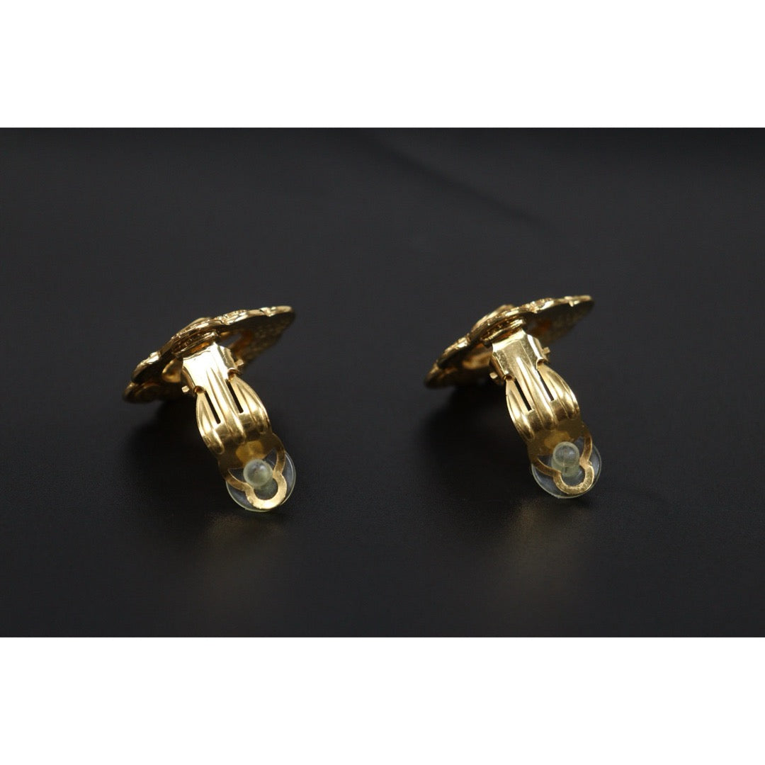 Include Authentic Detective Certificate of Authenticity｜Very Good ( Rank A) ｜CHANEL 95A COCO Mark Relief Vintage Earrings Made In 1995Year｜Y26040713