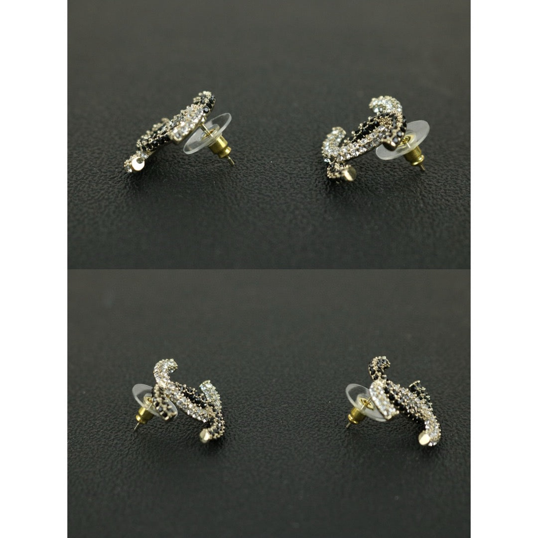 Excellent（Rank SA）｜CHANEL Black and White Rhinestone COCO Mark Drop Stud Earrings ｜X24111206