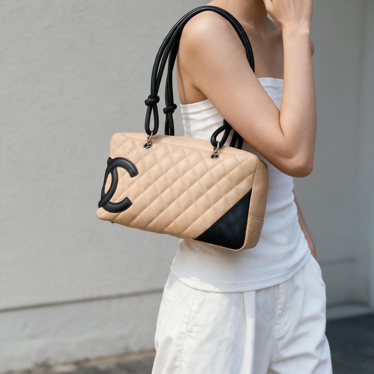 Include Entrupy Certificate of Authenticity｜Good ( Rank AB) ｜ CHANEL Cambon Ligne Bowler Beige Black Made In 2004-2005 Year｜Z26100202