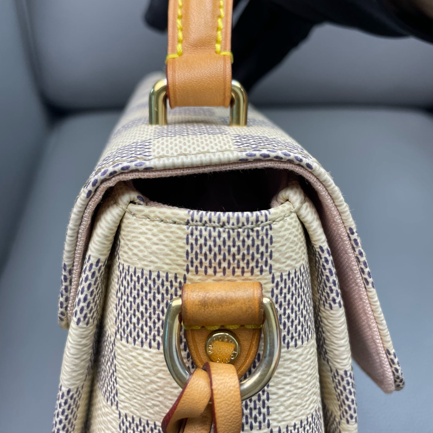 Good ( Rank AB)｜LV Shoulder Bag