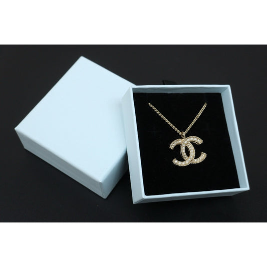 Include Authentic Detective Certificate of Authenticity｜Very Good ( Rank A) ｜ CHANEL A20V  Coco Mark  Pearl  Necklace｜S26031002