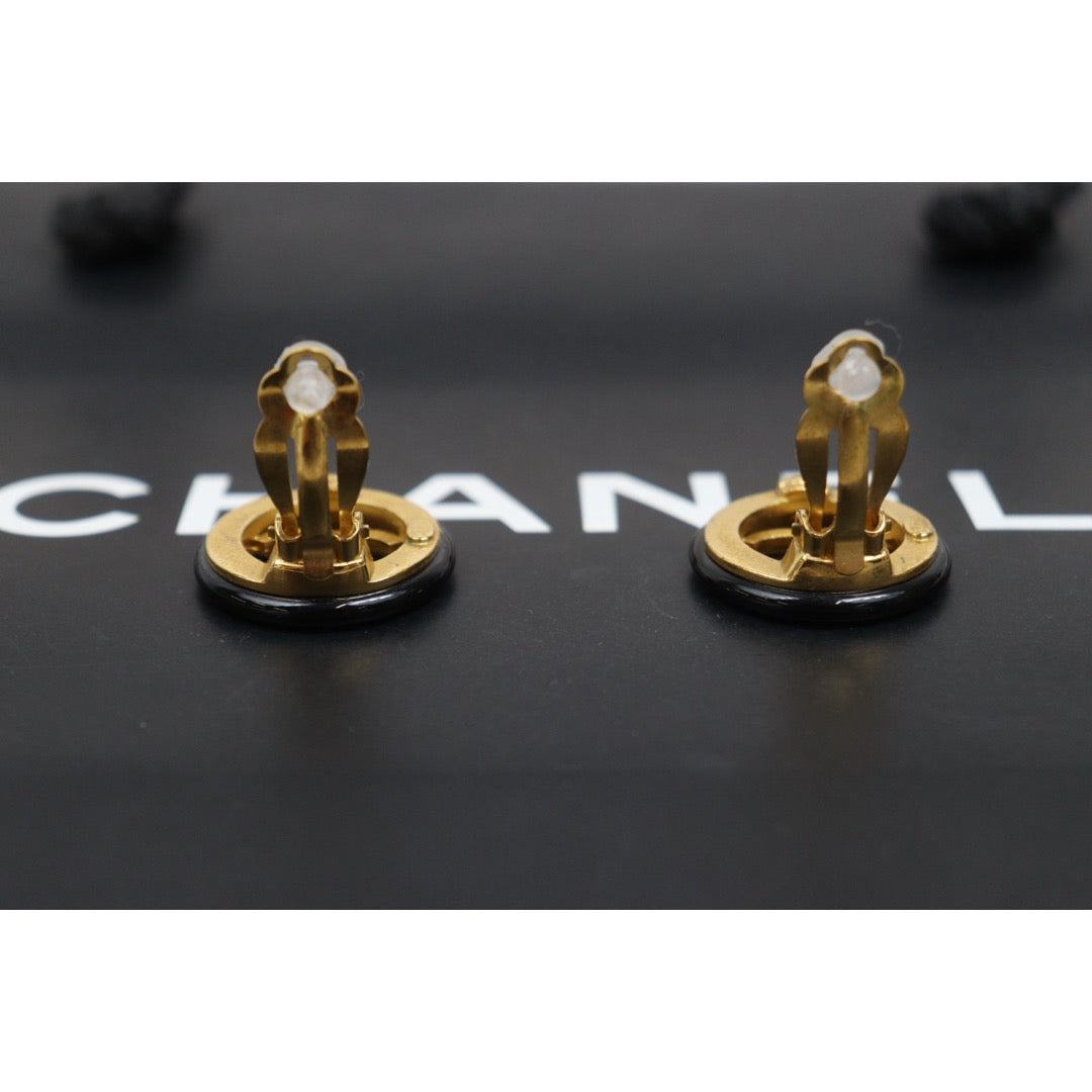 Include Authentic Detective Certificate of Authenticity｜Very Good ( Rank A) ｜ CHANEL 97A Coco Mark  Golden  Earrings Made In 1997Year｜26020605