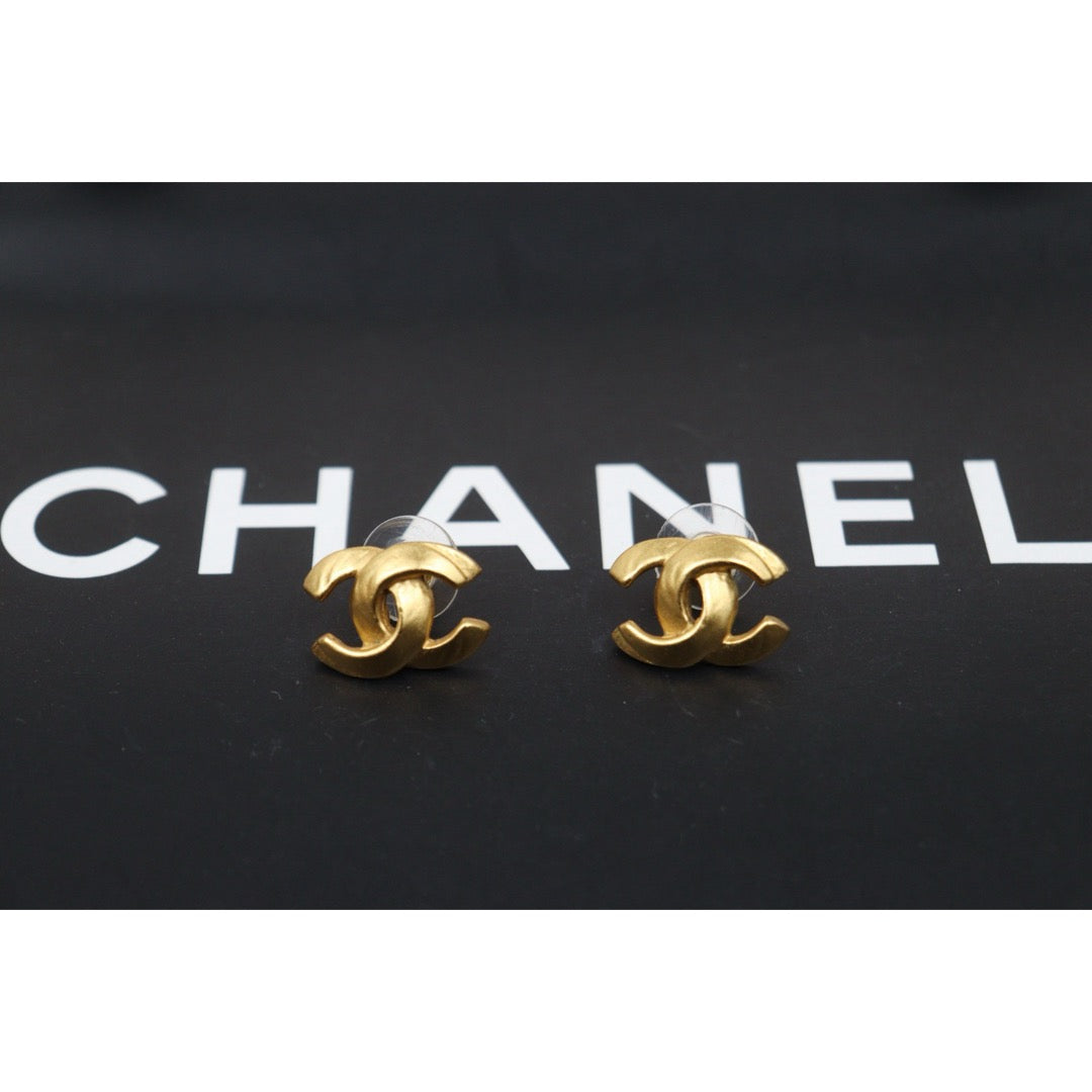 Very Good ( Rank A) ｜CHANEL Coco Mark 18K Gold Plating Earrings Made In 2000 Year｜25120901