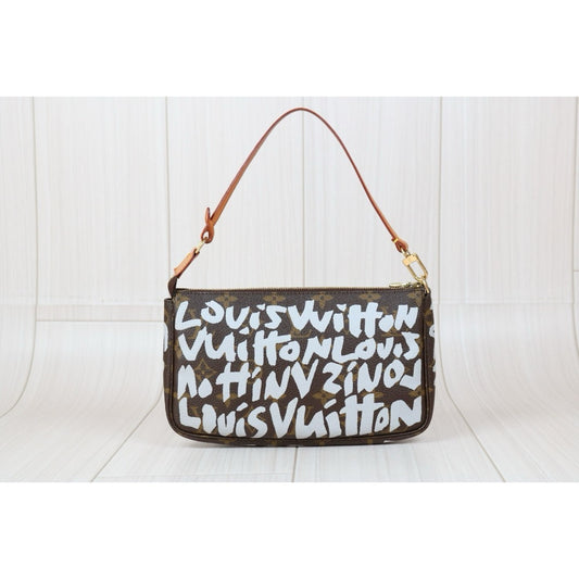 Good ( Rank AB) ｜ LV Spring Summer Collection Monogram Graffiti Pochette Accessoires ｜S24091902