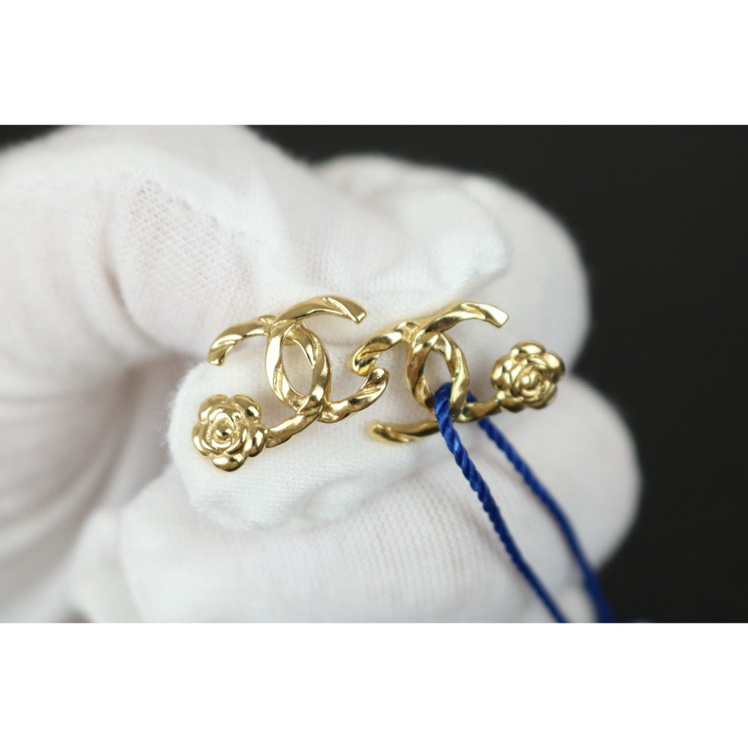 Very Good ( Rank A) ｜CHANEL COCO Mark Camellia Earrings ｜F25012306