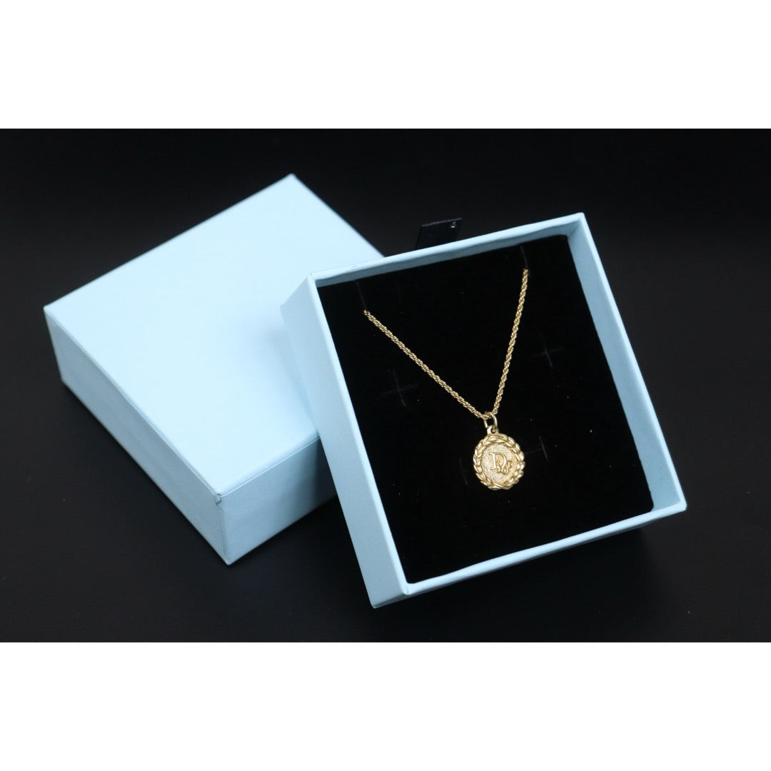 Very Good ( Rank A) ｜ Dior CD Round Necklace Golden ｜26021303
