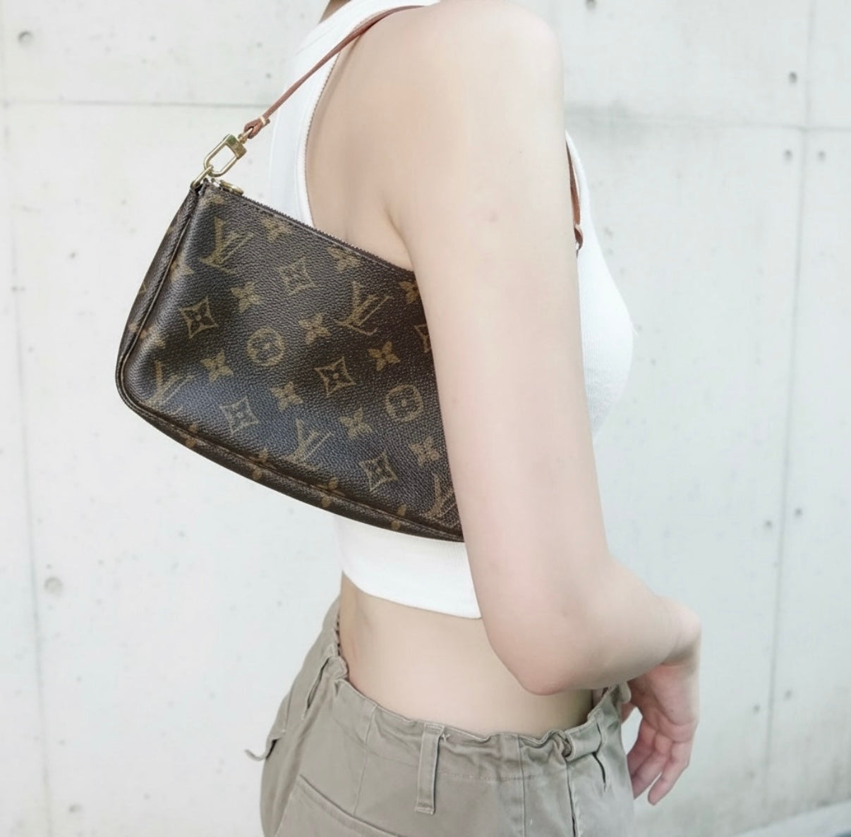 Include Entrupy Certificate of Authenticity｜Good ( Rank AB)｜Louis Vuitton Monogram Pochette Accessoires ｜26052804