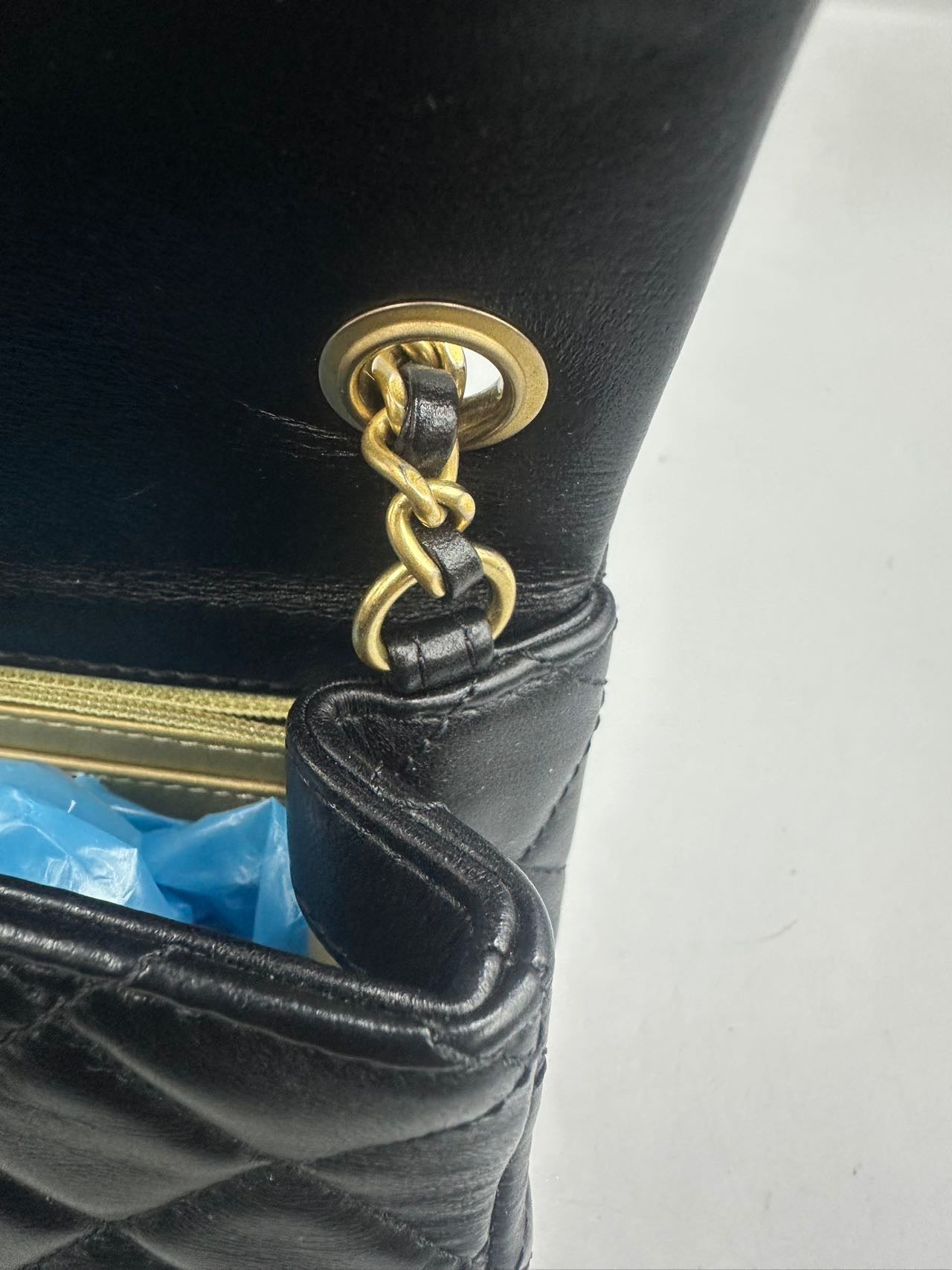 Include Entrupy Certificate of Authenticity｜Very Good ( Rank A)｜ CHANEL Lanbskin Square Shoulder Bag Black