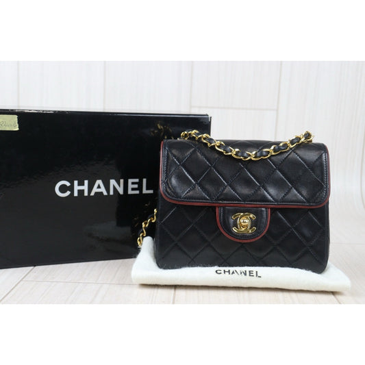 Good ( Rank AB)| CHANEL Lanbskin Square 17 Shoulder Bag Black Made In 1989~1991Year |P24083004