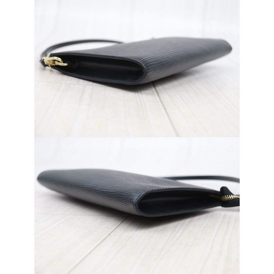 Very Good ( Rank A) ｜LV Epi Pochette Accessoires Handbag Black｜25061212