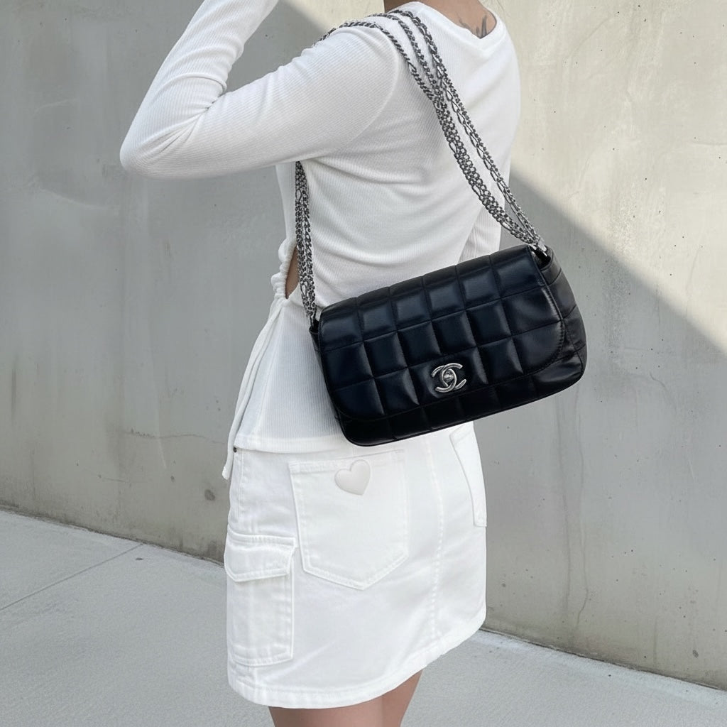 Include Entrupy Certificate of Authenticity｜Good ( Rank AB)｜CHANEL Lamb Skin Mini Chocolate Bar Black Chain Shoulder Bag  Made In 2003～2004Year｜Y26051525