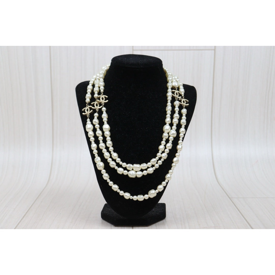 Very Good ( Rank A)｜ CHANEL Coco Mark Baroque Pearl Long Necklace｜S25110438