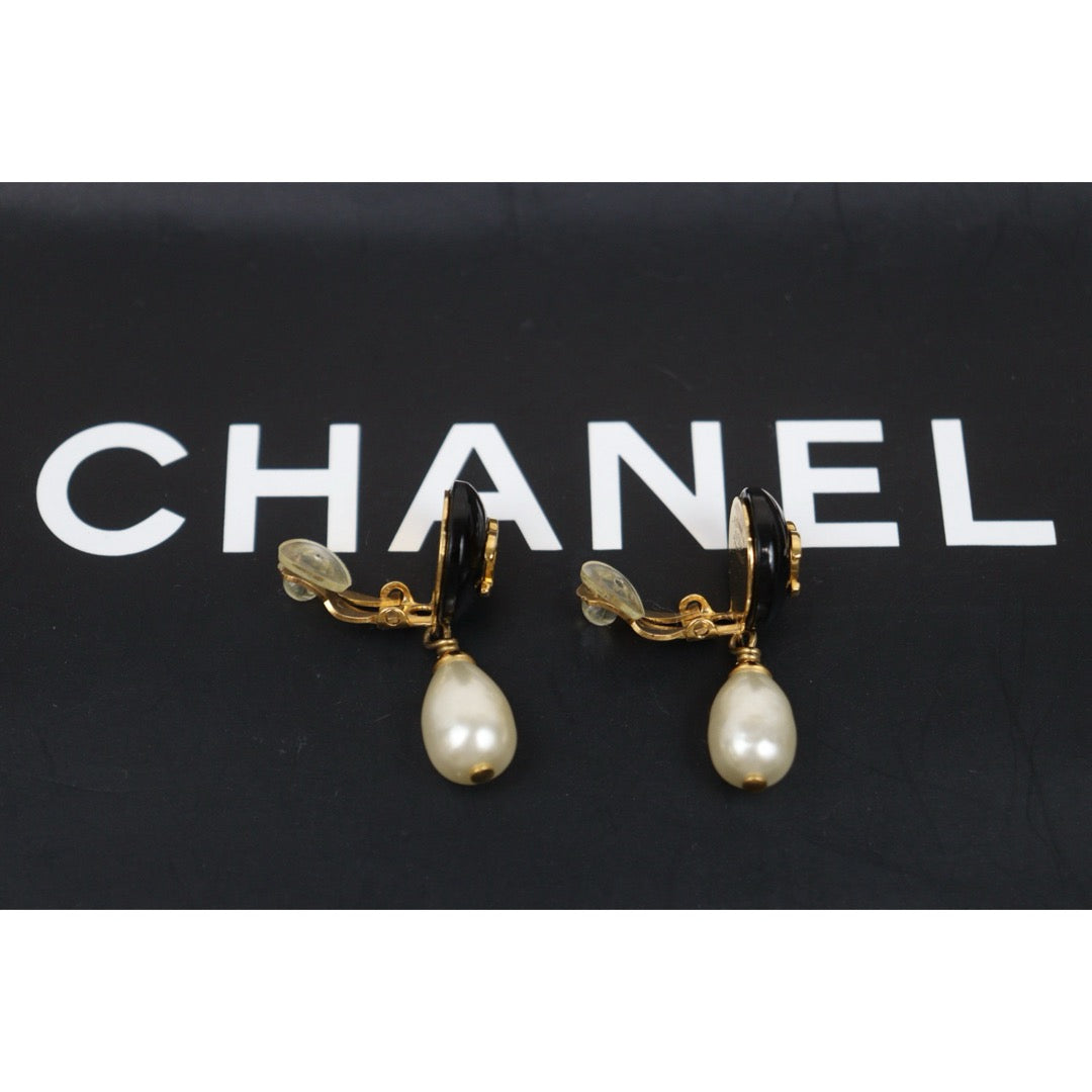 Very Good ( Rank A) ｜CHANEL  COCO Mark  Pearl  Drop  Earrings Made In 1997Year｜25062303