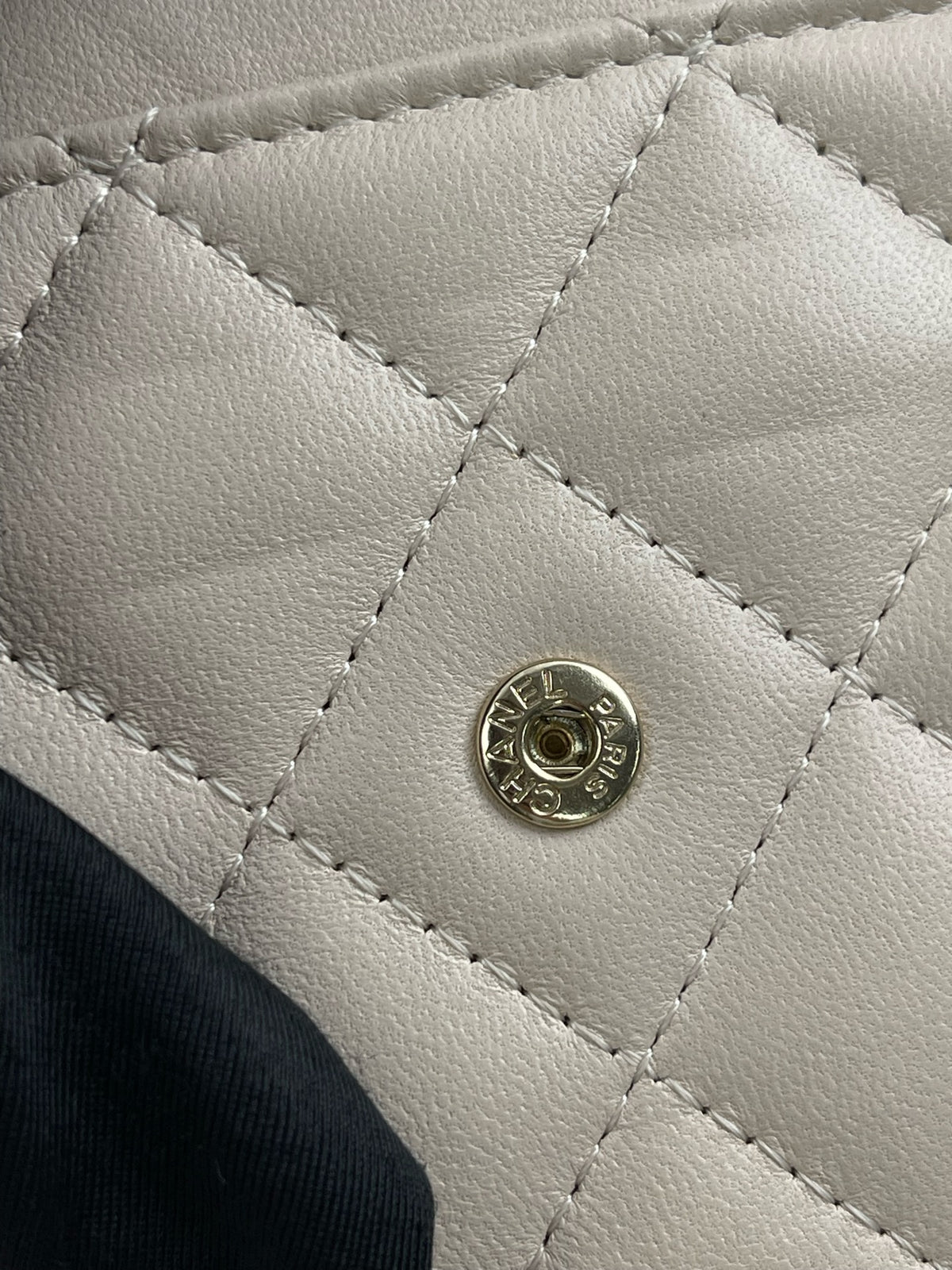 Include Entrupy Certificate of Authenticity｜Very Good ( Rank A) ｜CHANEL Lambskin Beige WOC Chain Bag