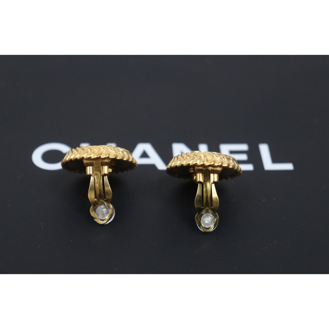 Include Authentic Detective Certificate of Authenticity｜Very Good ( Rank A) ｜CHANEL 95A COCO Mark Vintage Earrings Made In 1995 Year ｜26070306