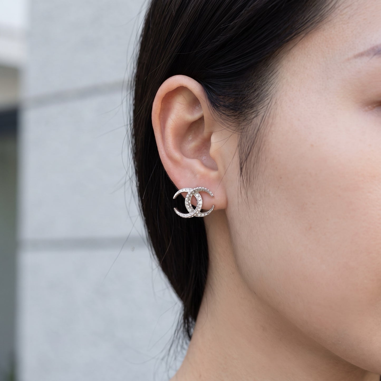 Include Authentic Detective Certificate of Authenticity｜Very Good ( Rank A) ｜CHANEL B15C COCO Mark Circlet Rhinestone Earrings Made In 2015Year｜S26070202