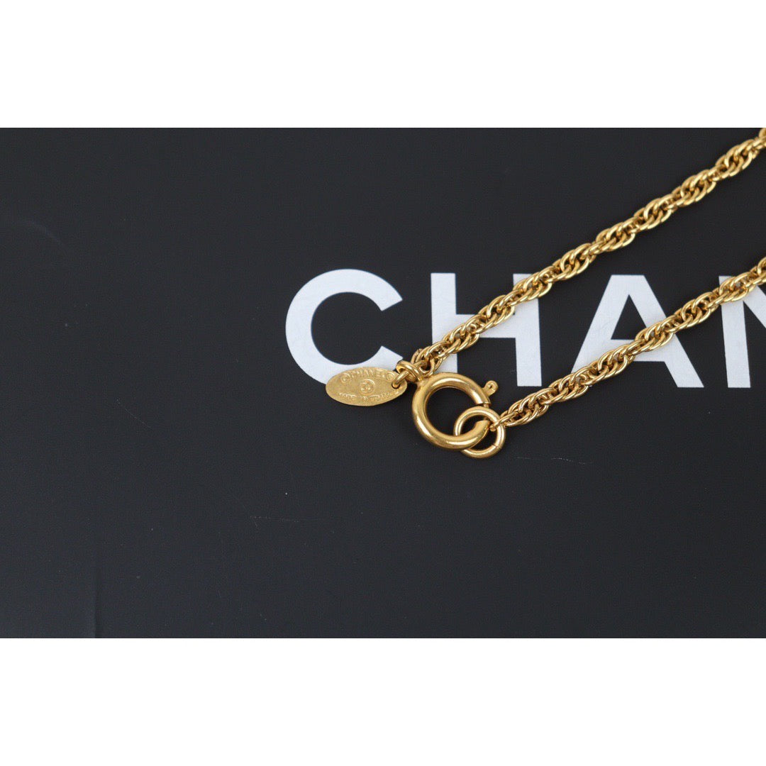 Rank A ｜ CHANEL 24K Gold Plated Necklace｜Q24050948