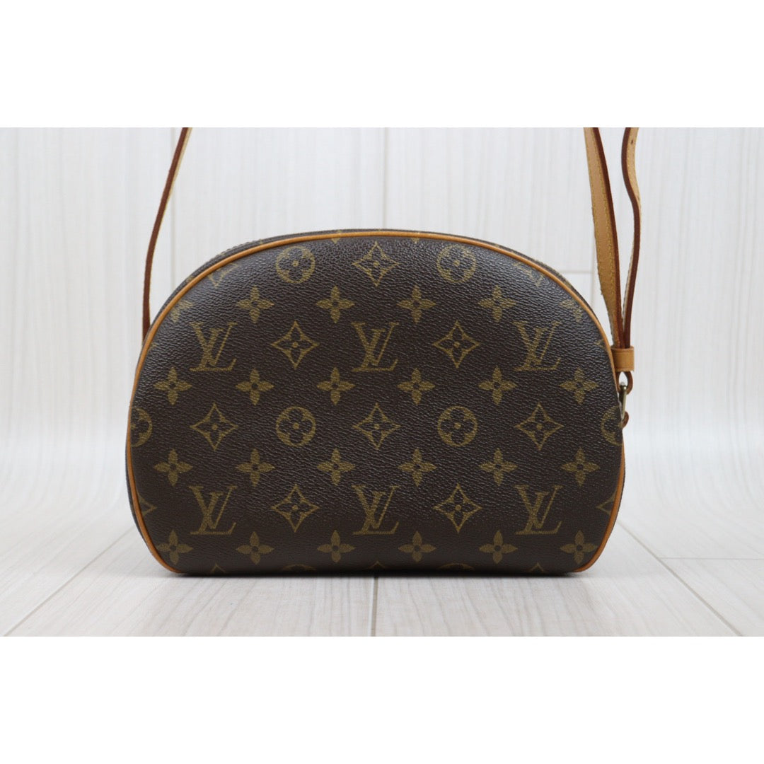 Fair ( Rank B)｜LV Monogram Blower Shoulder Bag｜26012201