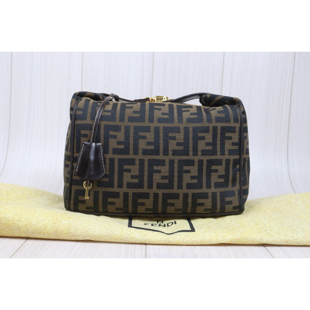 Include Entrupy Certificate of Authenticity｜Good ( Rank AB)｜ FENDI Zucca  GM Vanity Pouch｜26100804