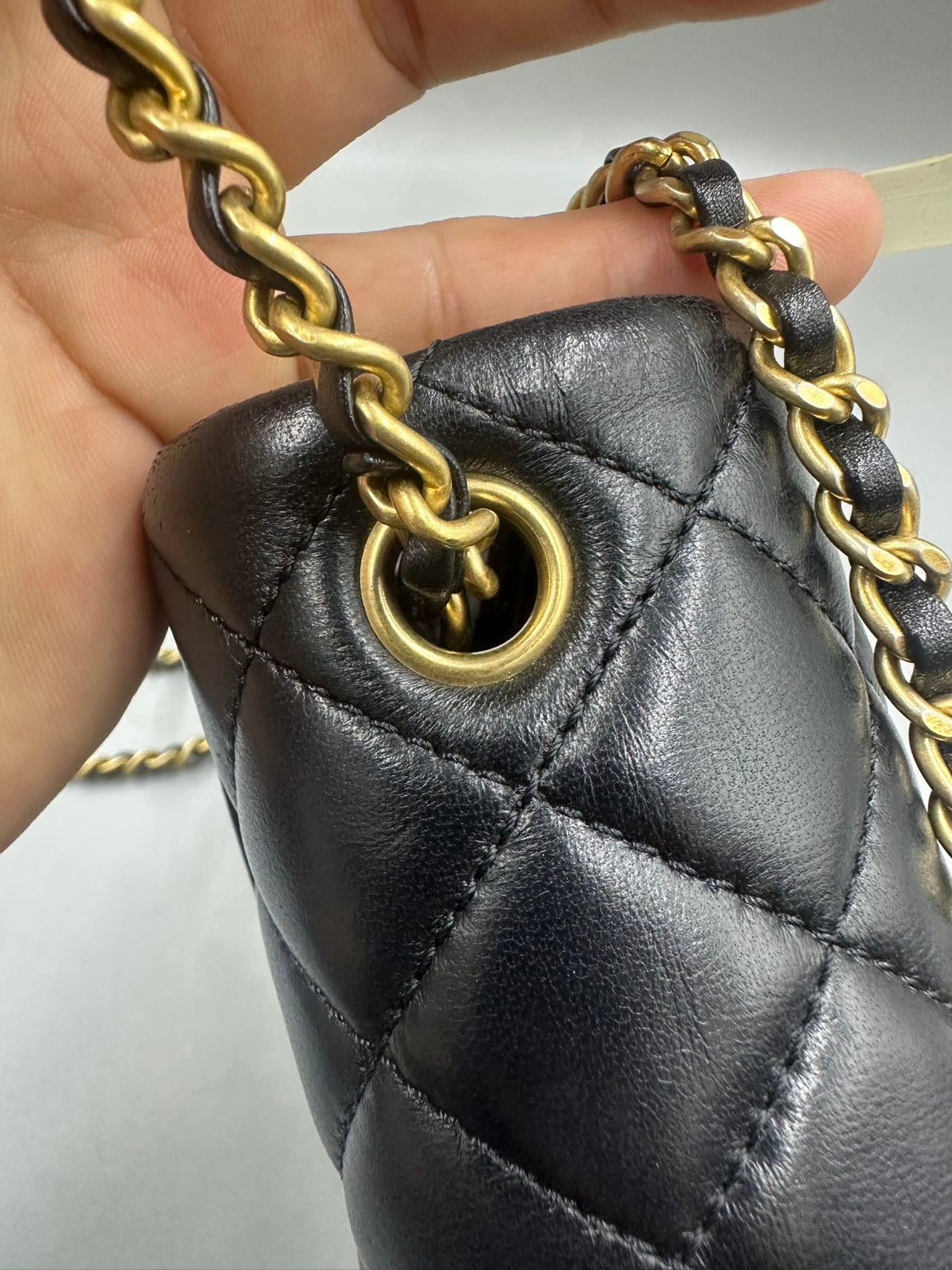 Include Entrupy Certificate of Authenticity｜Very Good ( Rank A)｜ CHANEL Lanbskin Square Shoulder Bag Black