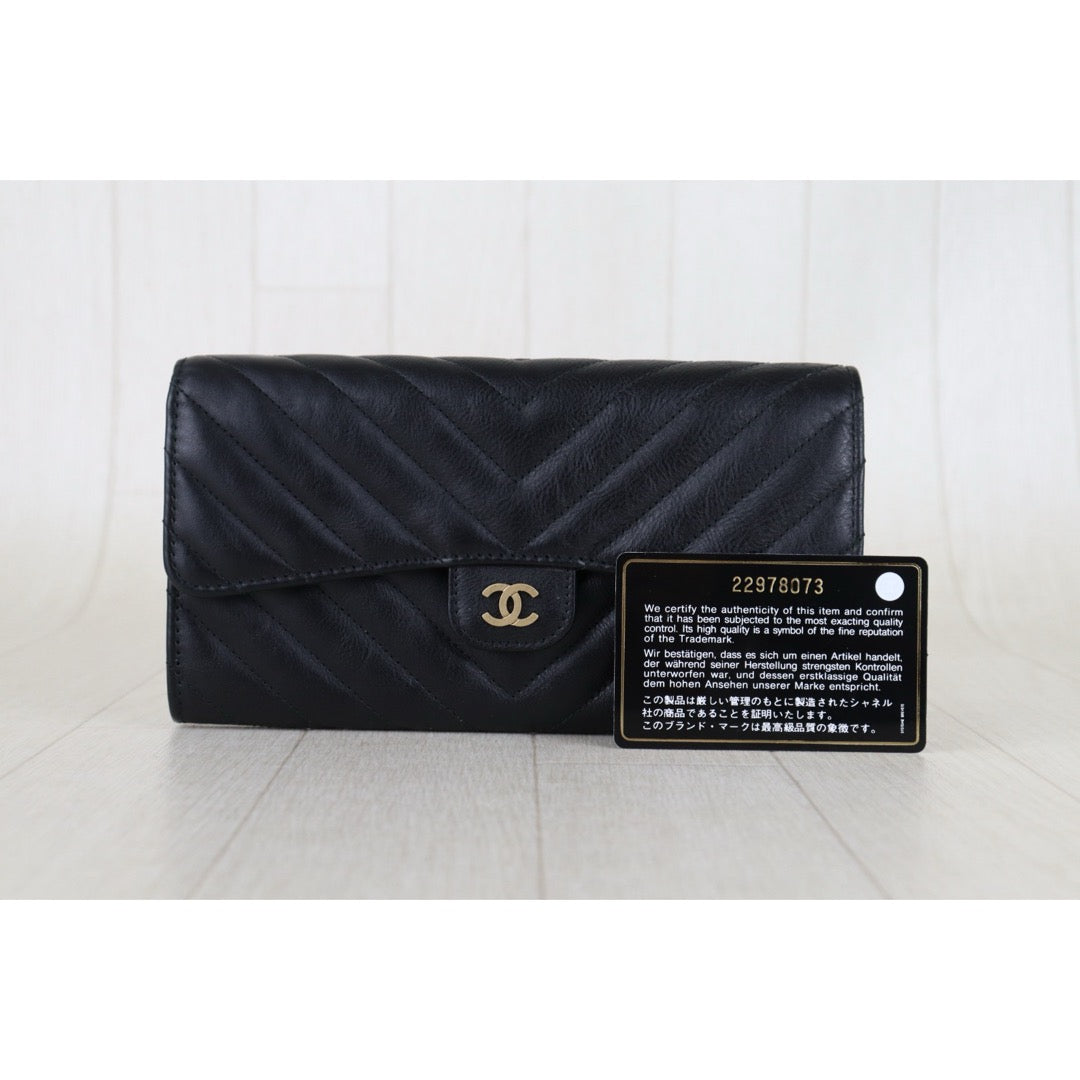 Include Entrupy Certificate of Authenticity｜Very Good ( Rank A)｜CHANEL Calf Skin Black Long Wallet Made In 2016-2017Year｜S26053007