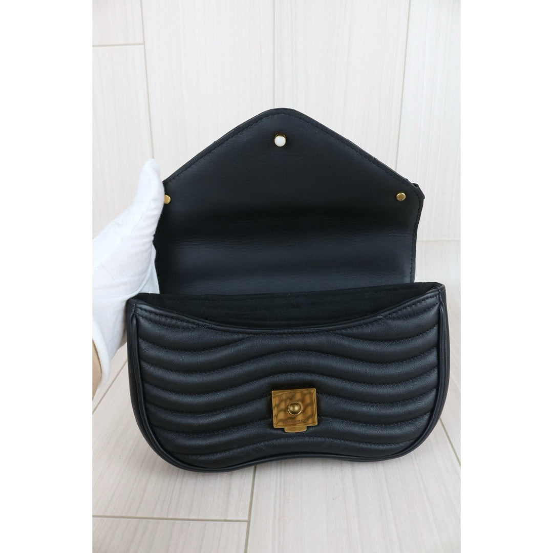 Include Entrupy Certificate of Authenticity｜Very Good ( Rank A)｜ Louis Vuitton Calf Leather  New Wave Multi Pochette  Black｜S26060801