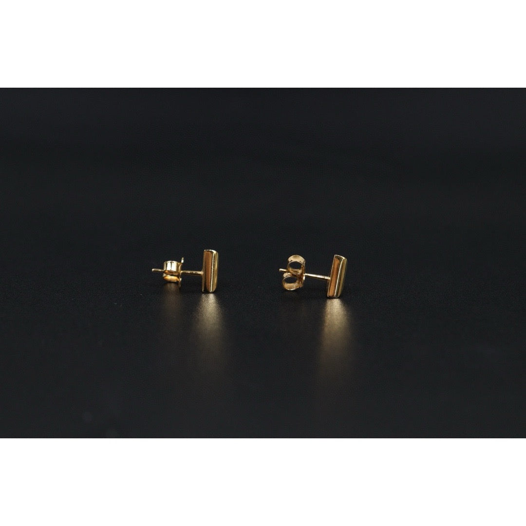 Very Good ( Rank A) ｜ LV Collier Essential V Earrings ｜24121918