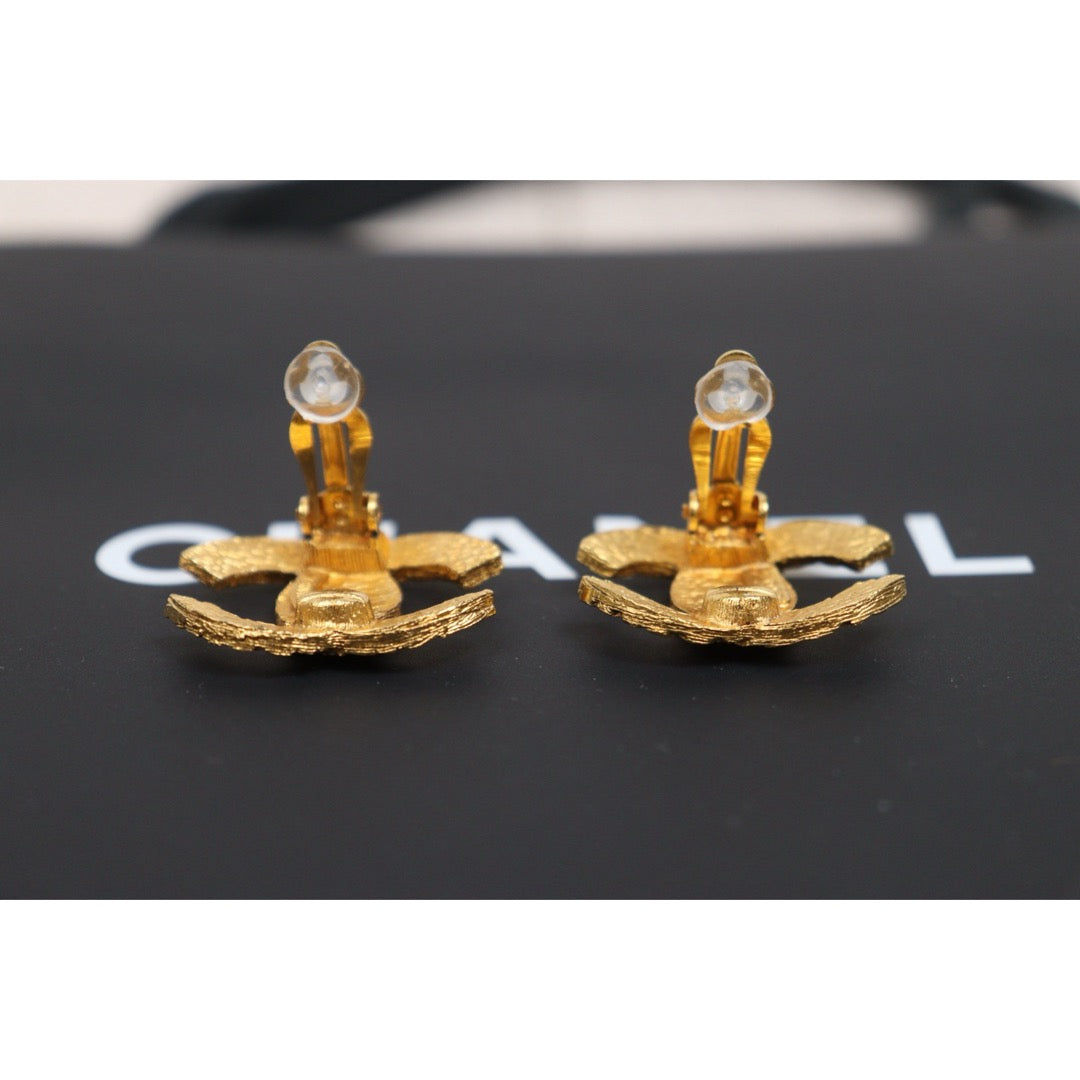 Include Authentic Detective Certificate of Authenticity｜Very Good ( Rank A) ｜ CHANEL  Coco Mark  Golden Weave Earrings｜26062605