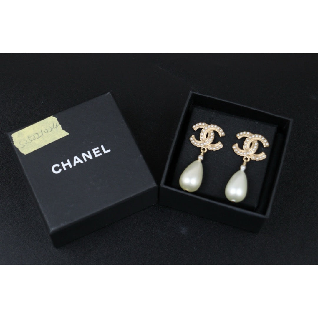 Very Good ( Rank A) ｜CHANEL Golden Pearl COCO Mark  Large Drop Pearl Earrings ｜S25021024