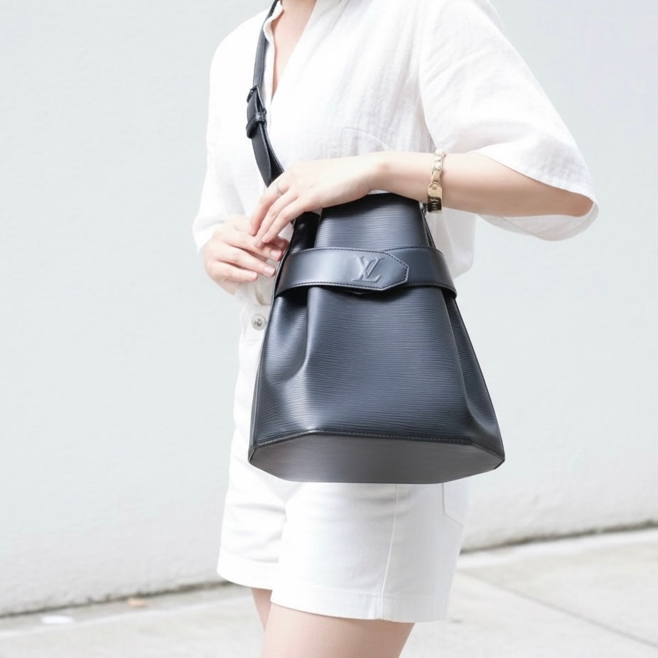 Include Entrupy Certificate of Authenticity｜Very Good ( Rank A)｜ Louis Vuitton Epi Sack de Paul Shoulder Bag Black｜26051802