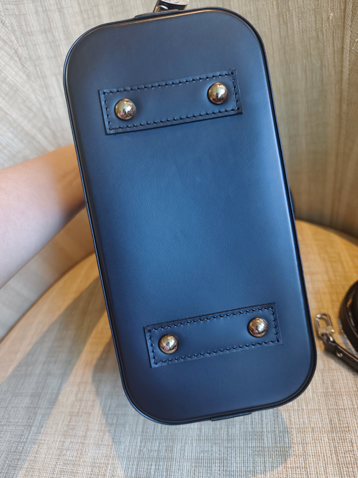 Include Entrupy Certificate of Authenticity｜Very Good ( Rank A) ｜Louis Vuitton Epi Alma BB HandBag Shoulder Bag