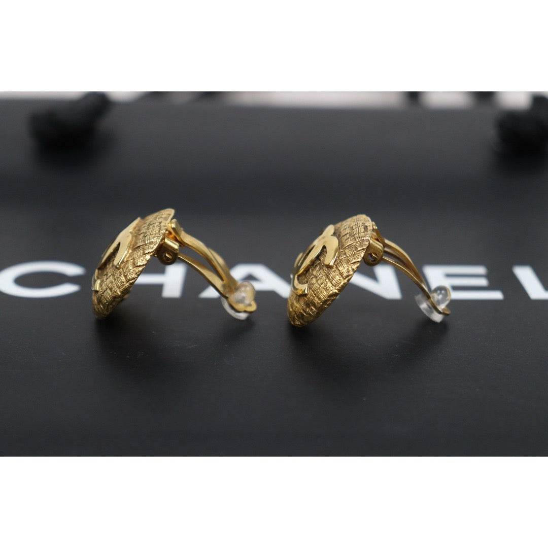 Very Good ( Rank A) ｜ CHANEL Coco Mark  Weave Gold Earrings Made In 1992Year ｜25112505