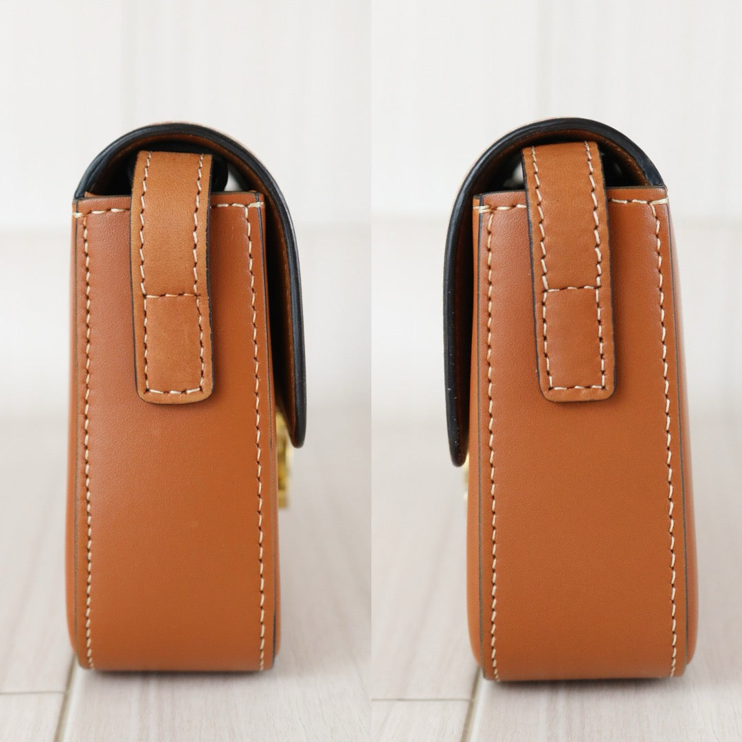 Very Good ( Rank A)｜CELINE Calf Leather Triomphe Caramel Shoulder Bag Golden Hardware｜S25112908