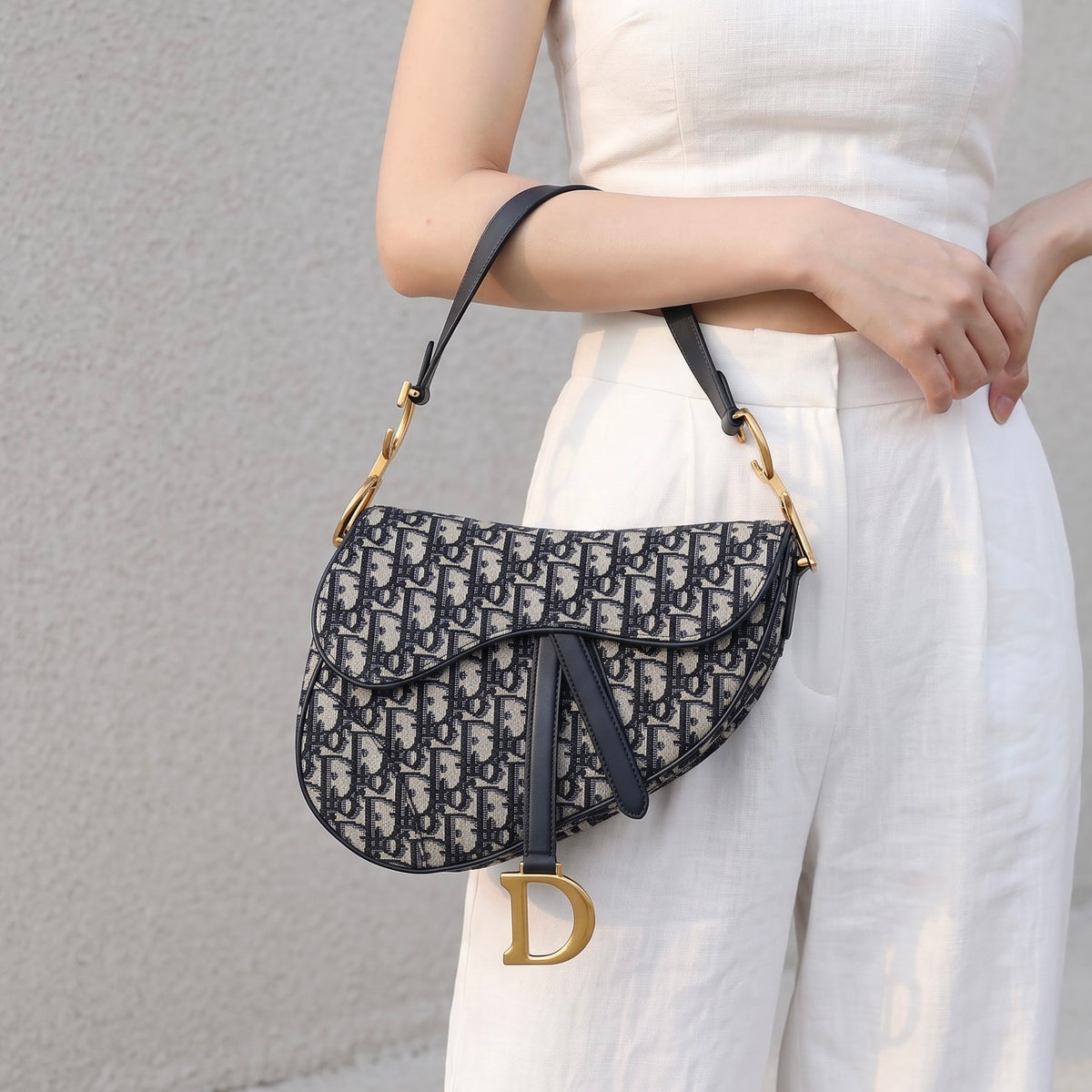 Include Entrupy Certificate of Authenticity｜Very Good ( Rank A)｜Dior Trotter Montaige  Oblique Saddle Shoulder Bag ｜Z26092905