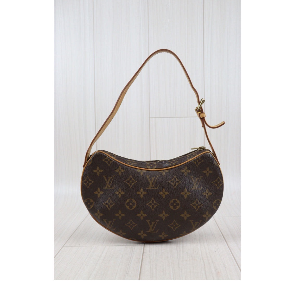 Rank AB｜LV Monogram Pochette Croissant Shoulder Bag｜23121910