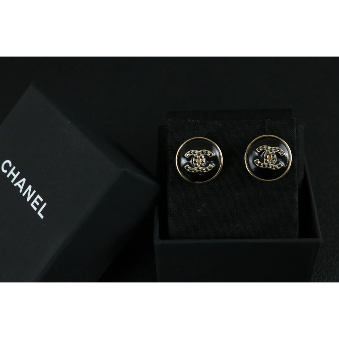 Very Good ( Rank A) ｜ CHANEL 18A Coco Mark  Black Enamel Rhinestone Earrings Made In 2018Year ｜S26022611