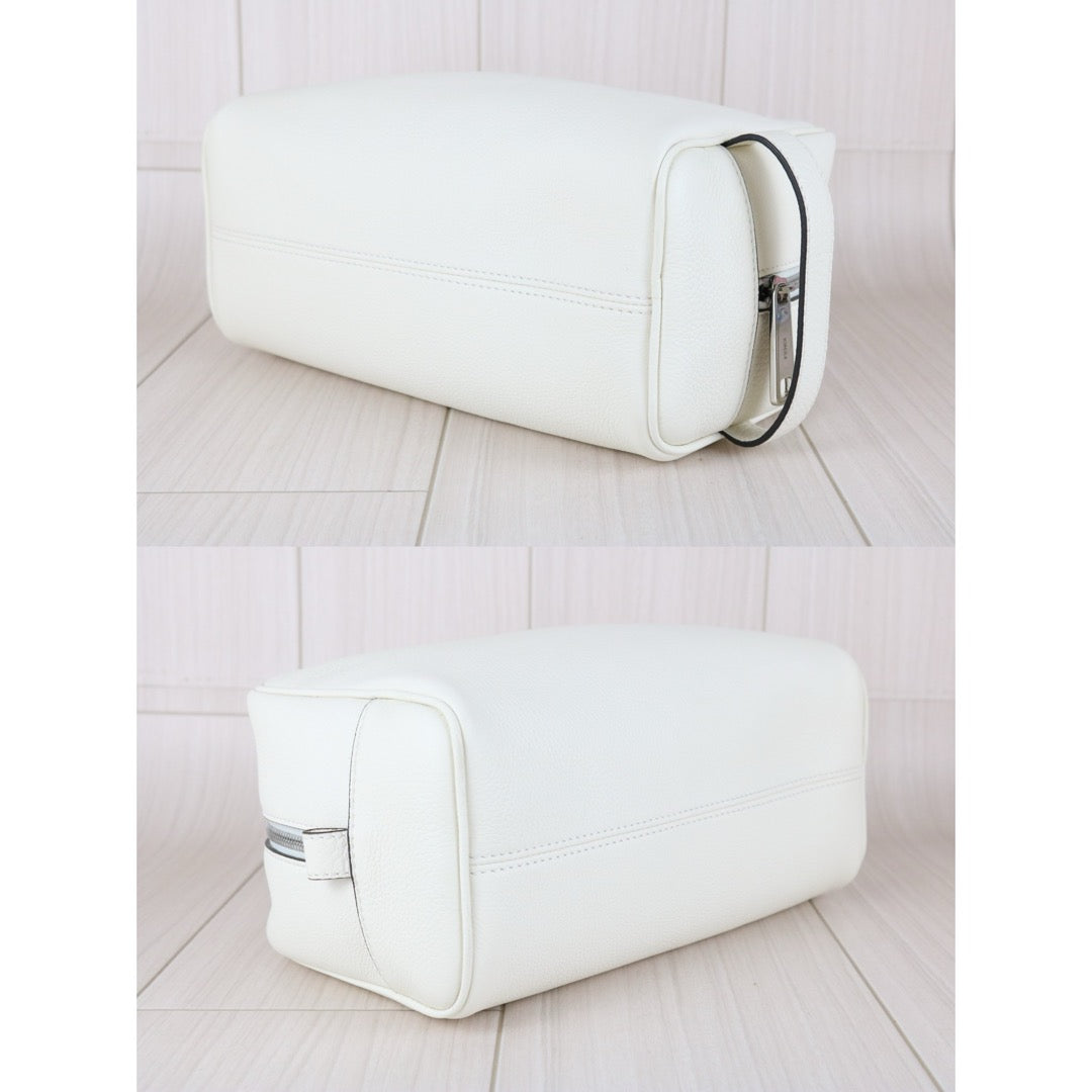 Excellent（Rank SA）｜ FENDI Calf Leather dopp kit Make-up bag With Passport Cover White｜X25081507