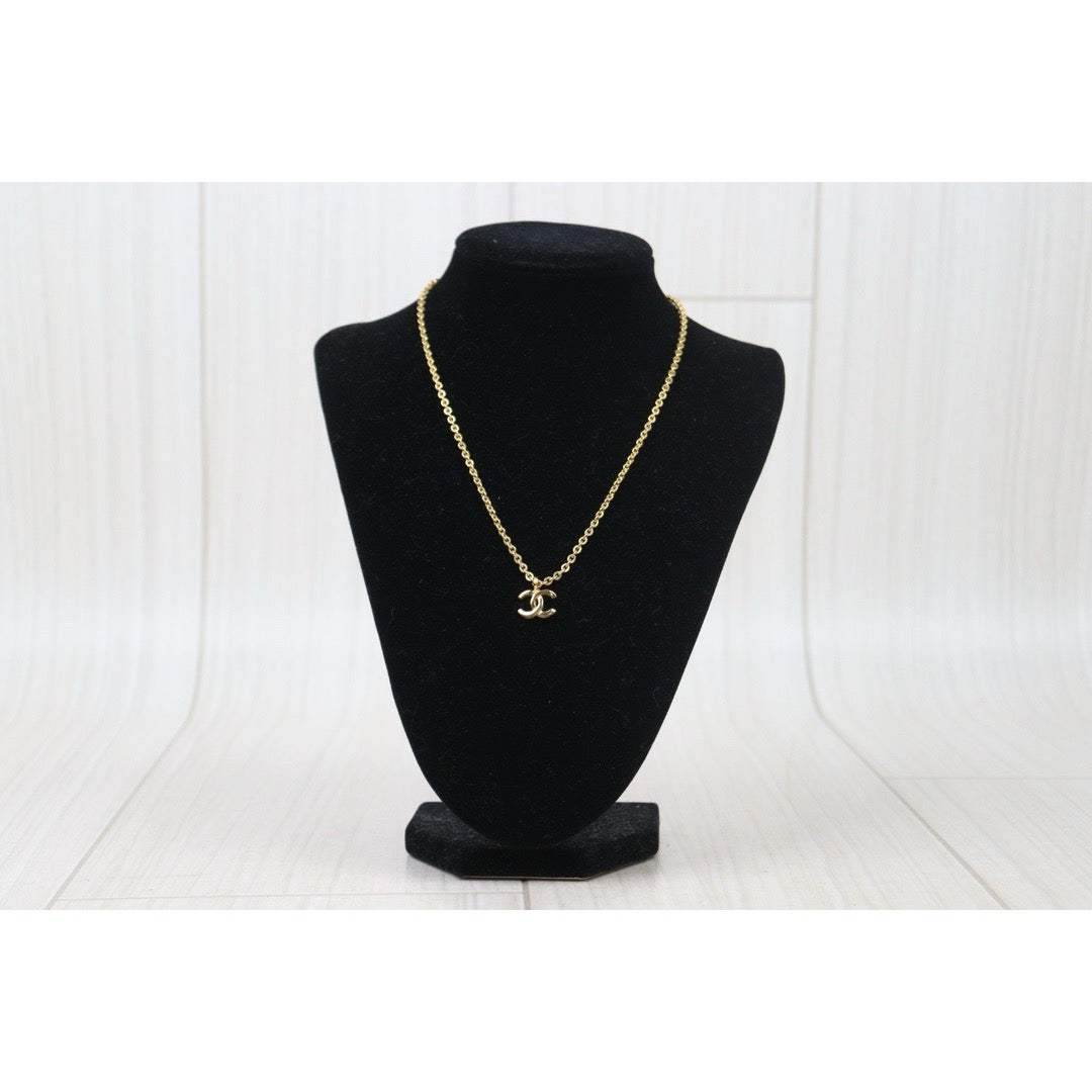 Good ( Rank AB) ｜CHANEL COCO 24K Gold Plated Necklace  ｜24100415