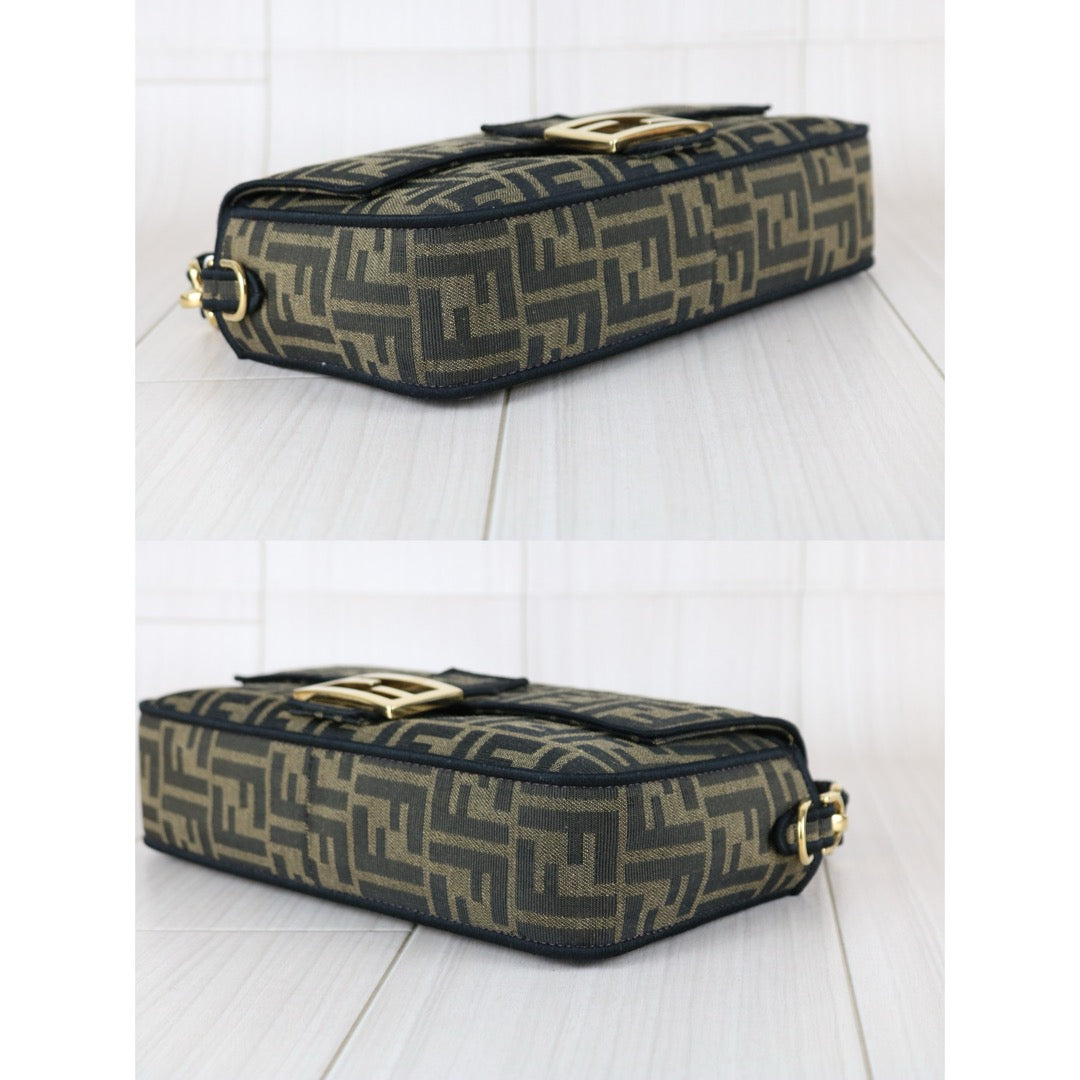 Very Good ( Rank A)｜ FENDI Mamma Baguette Shoulder Bag  Gold Hardware Current Model｜X25072602