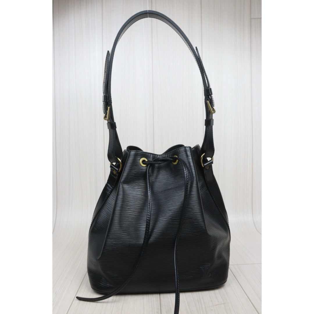 Good ( Rank AB)｜ LV Epi Noe Shoulder Bag Black｜25100604
