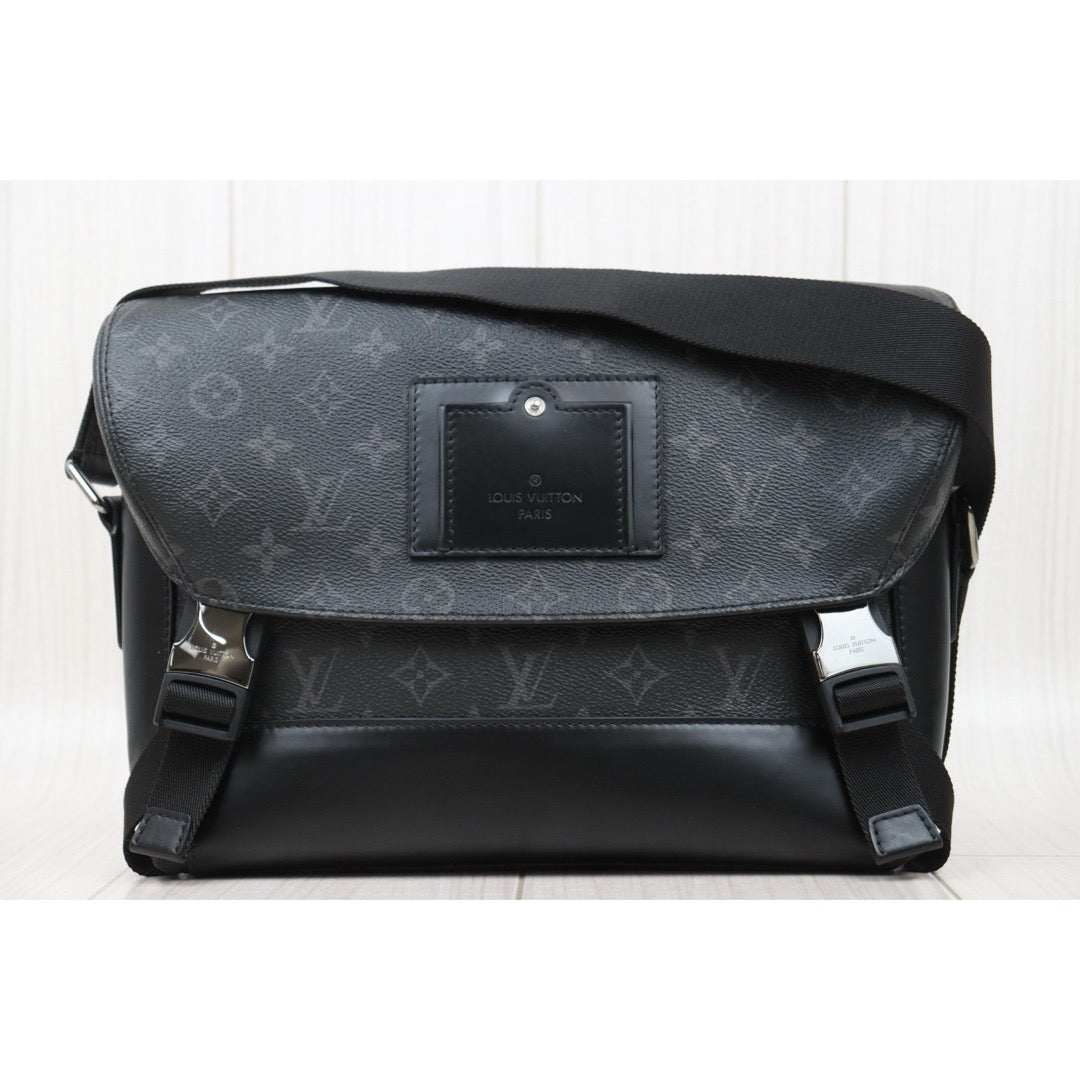 Very Good ( Rank A)｜LV Monogram Messenger  Voyager Shoulder Bag Black｜25072405