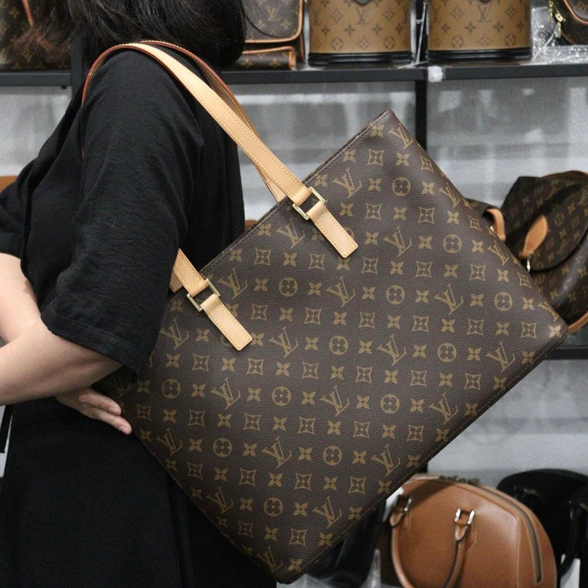 Rank A ｜ LV Monogram Luco Tote Bag ｜Q23121907