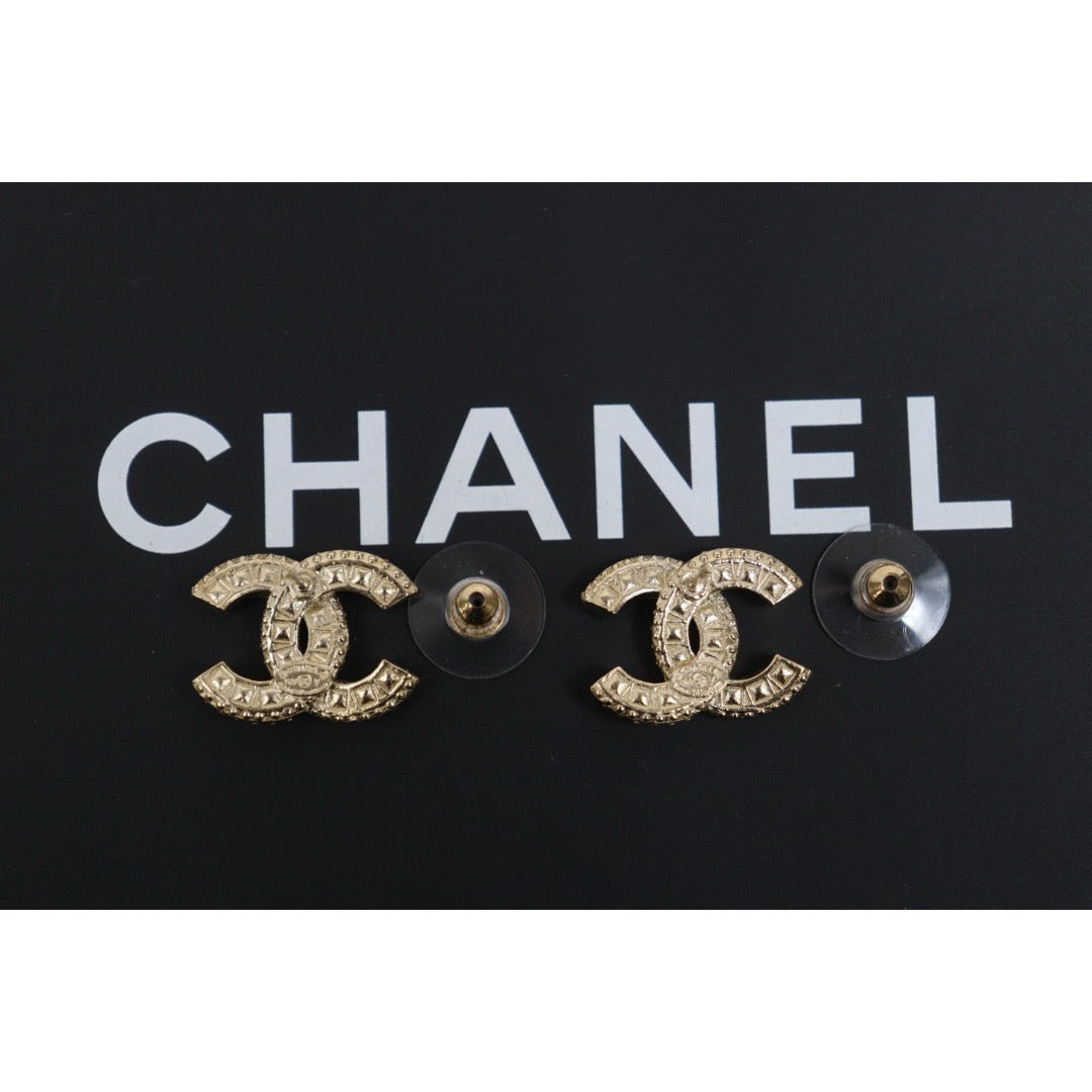 Include Authentic Detective Certificate of Authenticity｜Excellent（Rank SA）｜CHANEL B20V COCO Mark  Rhinestone Earrings Made In 2020Year｜S26050715