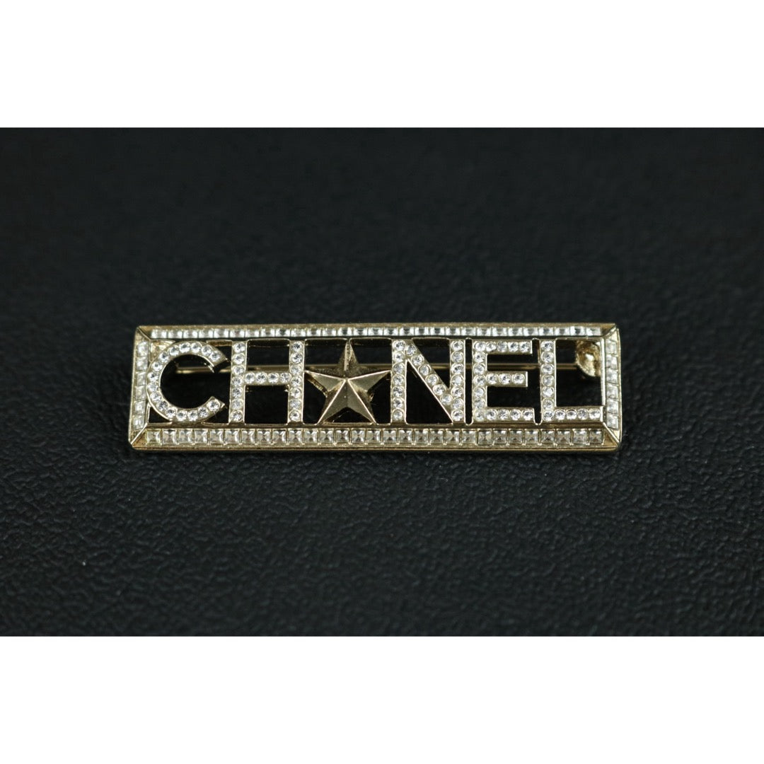 Include Authentic Detective Certificate of Authenticity｜Very Good ( Rank A)｜ CHANEL A17C Logo Rhinestone Brooch Made In 2017Year ｜S26050706