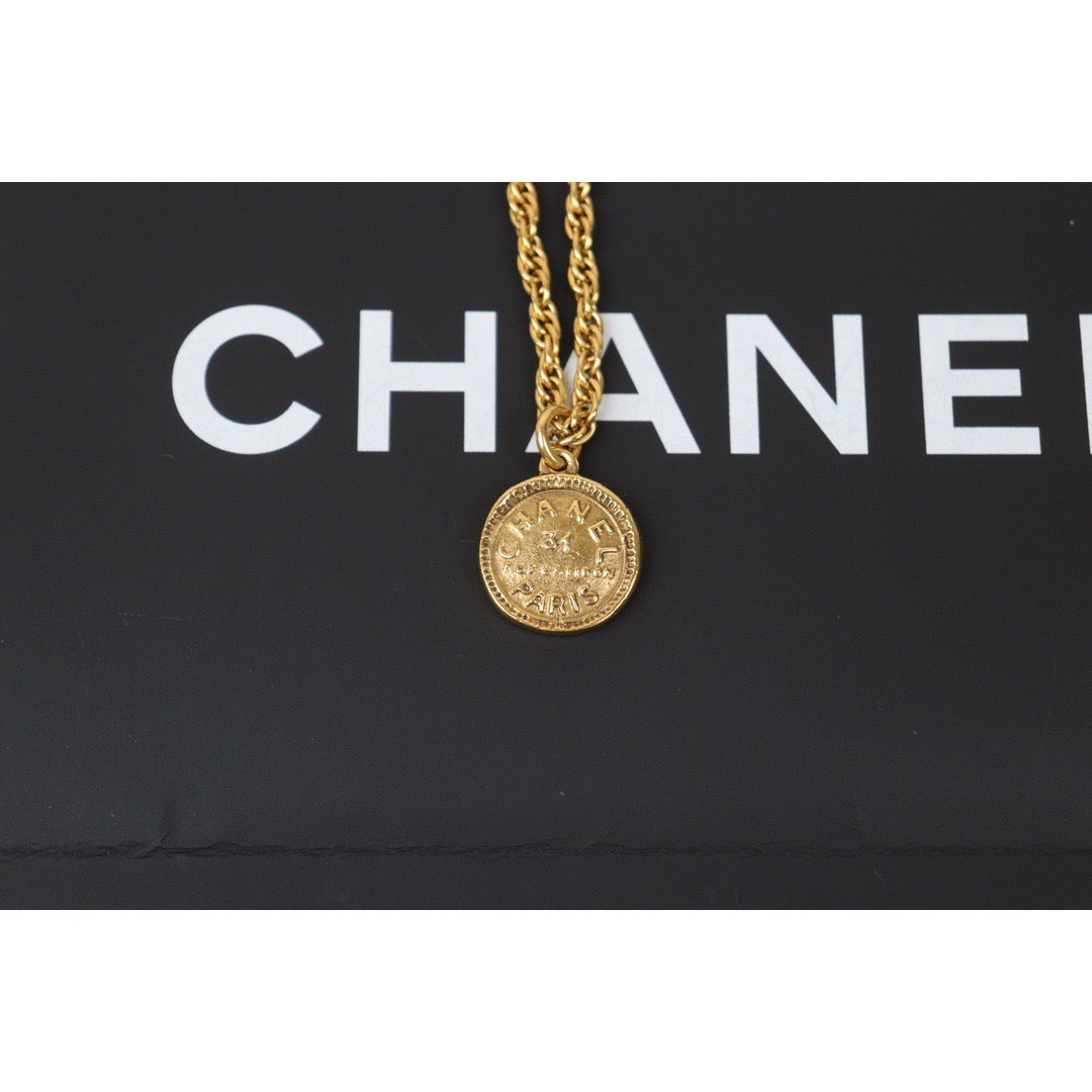 Rank A ｜ CHANEL 24K Gold Plated Necklace｜Q24050948