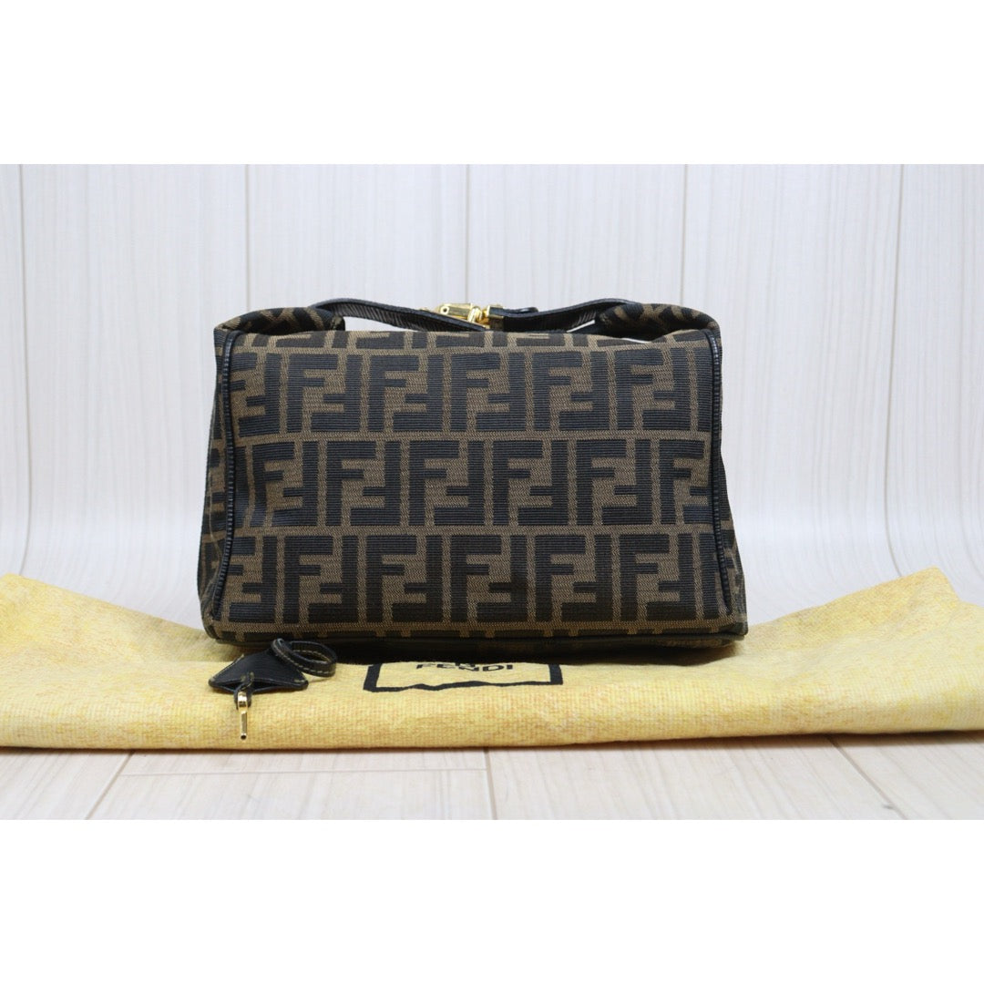 Include Entrupy Certificate of Authenticity｜Very Good ( Rank A)｜ FENDI GM Zucca Handbag ｜26061603