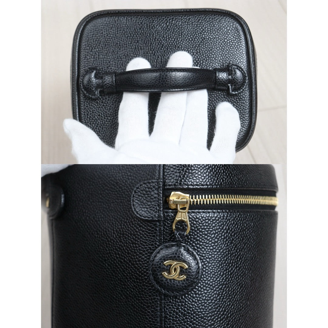Include Entrupy Certificate of Authenticity｜Very Good（Rank A）｜CHANEL Caviar Skin Vertical Vanity Case Hand Bag  Made In 2002-2003 Year ｜26092405