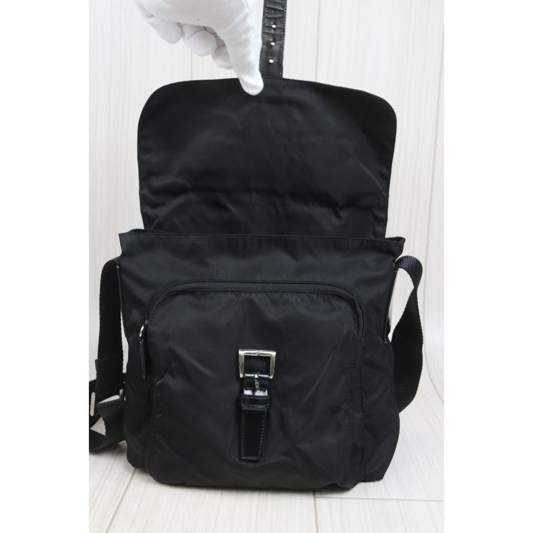 Include Entrupy Certificate of Authenticity｜Very Good ( Rank A) ｜Prada  Vela Nylon Black Shoulder Bag｜26091803