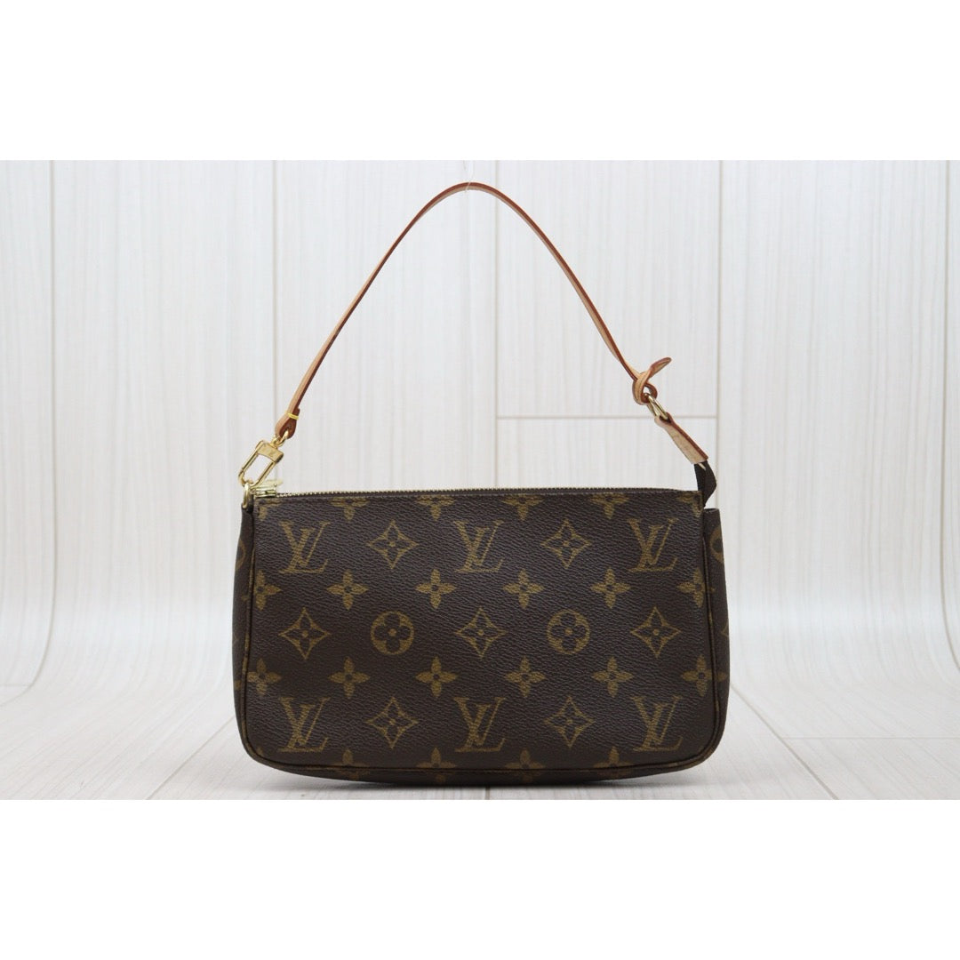 Very Good ( Rank A)｜LV Monogram Pochette Accessoires ｜25082704